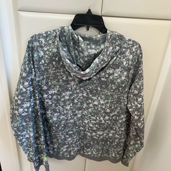 The North Face Gray and Green Bomber Jacket - Picture 2 of 5